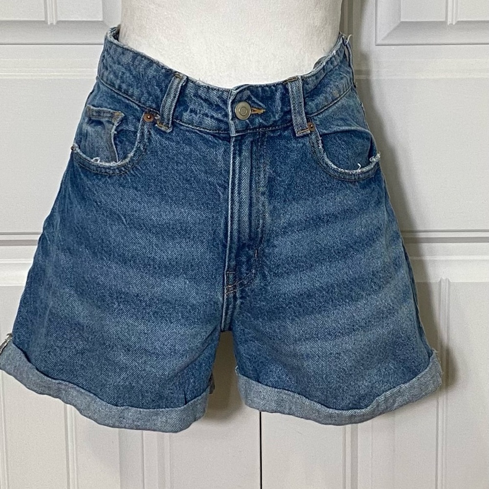 H&M Womens High Waisted High Rise Denim Jean Cuffed Shorts Size 4